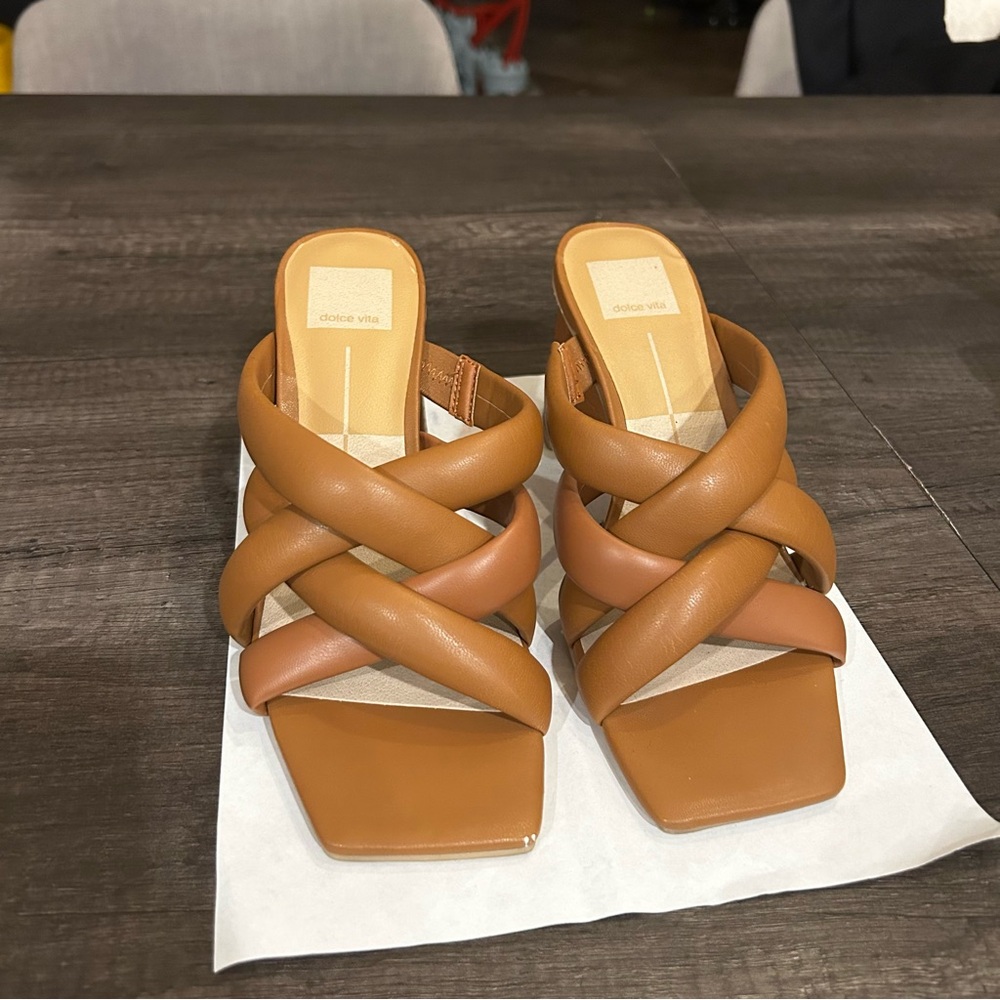 Elegant Tan Women's Sandals